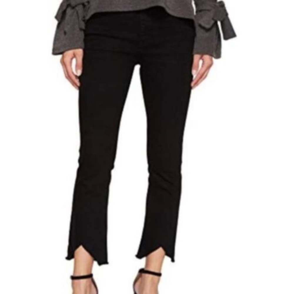 JOA V-Hem Raw/Frayed Hem Jeans -